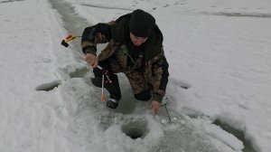 ЗИМНЯЯ РЫБАЛКА В ОТТЕПЕЛЬ
