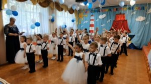 Песня на выпускном "Отправляется кораблик"