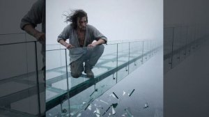 Ботинки по стеклу