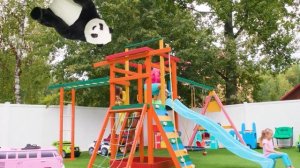 Спасаем лего в бассейне — летние приключения с Майей