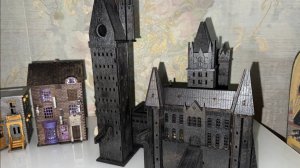 Замок Хогвартс из Гарри Поттера - собрала первую половину.