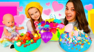 Майя и кукла Лина 🍰 Играем в кондитеров и готовим торт для кукол