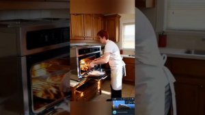 «Моя звездная жизнь за кадром»/С детками рисуем в детском доме рисунки.