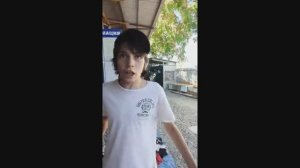 Хулиганы малолетние с камнями на социальном рынке в Сочи.