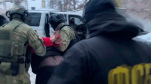 Задержание агента ВСУ за передачу сведений о ВВС РФ в Крыму попало на видео.