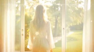 Женщина сидела у окна - Modern Pop Style.