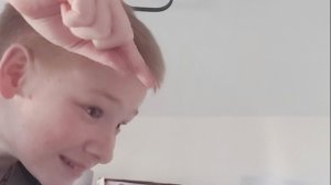 тапаю бумагу и какой то кек что бы все орнули чек