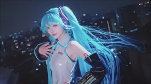 Хацунэ Мику.