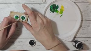 Рукоделие. Изготовление глаз для игрушки из капроновых колготок.