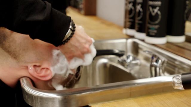 Услуга компании Men’s Priority «Детейлинг кожи головы» на продукции Volcaree