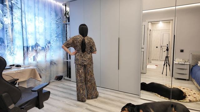 Мой новый свободный костюмчик и немного о себе.