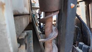 На территории дошкольного отделения им. Д. И. Менделеева меняют трубу