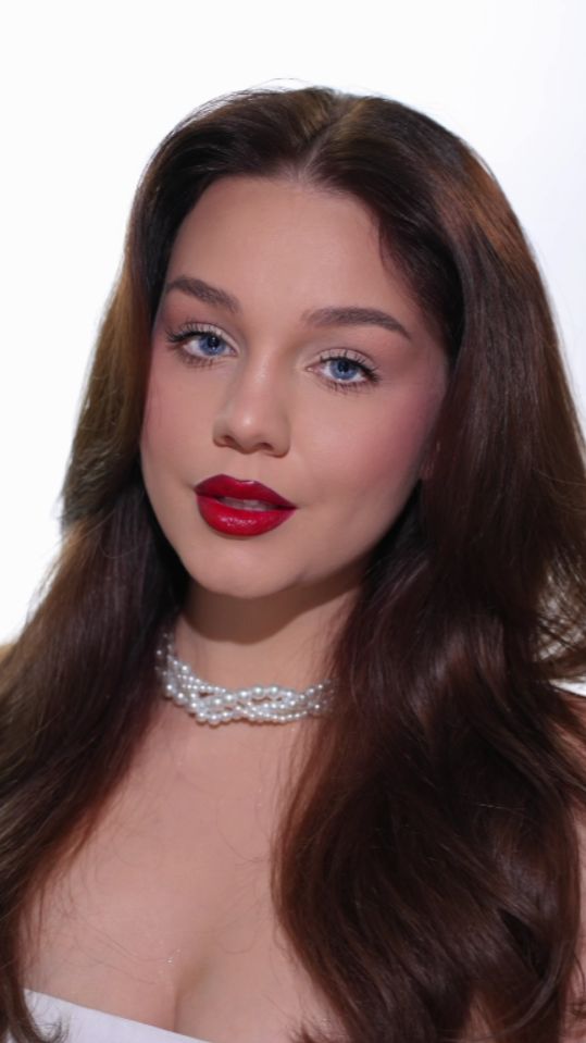 Макияж с красной помадой