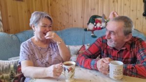 ВСПОМНИЛА РОДИТЕЛЕЙ, ШКОЛУ.