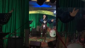 РЫЦАРЬ-МИРОТВОРЕЦ поёт Say You, Say Me | ЖИВОЙ ЗВУК