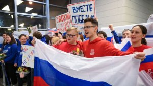 Под своим флагом и с гимном: российские паралимпийцы вернулись из Италии