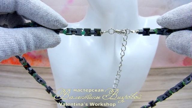 Волк, ожерелье - оберег, зелёный кварц и гематит