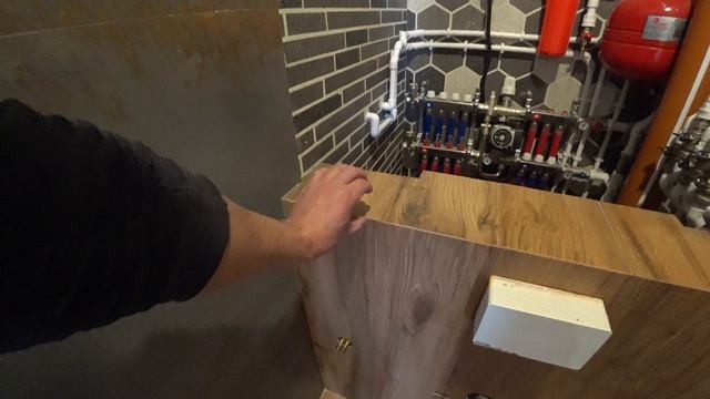 После этого уже можно переезжать. Ремонт самой главной комнаты дома.