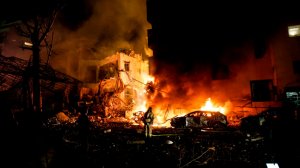 Иран наносит удары по военным базам США по всему Ближнему Востоку