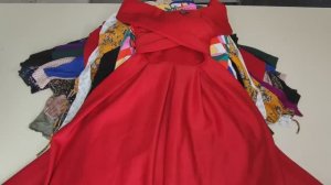 Лот 2296 Платья Англия Крем 94 ед 1250р кг 25,3 кг