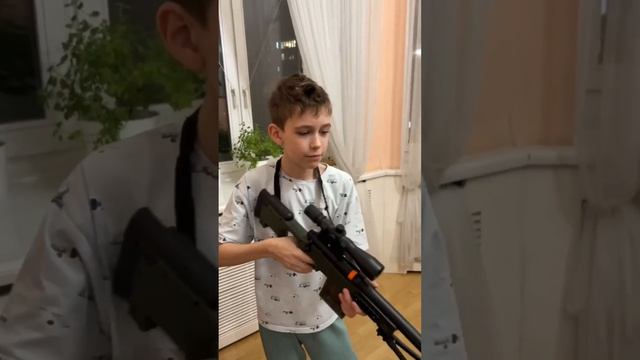 стреляю из оружия (не настоящего!!)