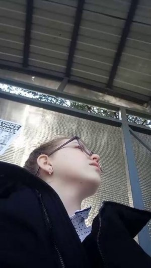 Сидим на остановке с ЛП