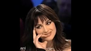 "Не только добиваются мужчины нас!"-читает автор Галина Катрачёва