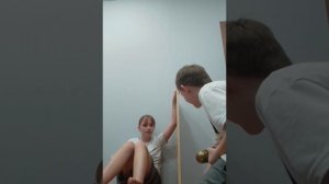 кто лучше врёт?🤥 играю с сестрой.