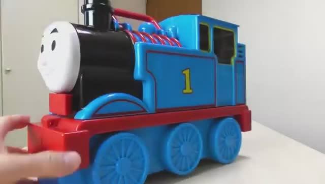 Паровозик Томас, играем с коллекцией паровозиков
