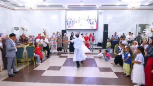 Танец Лебедининое озеро