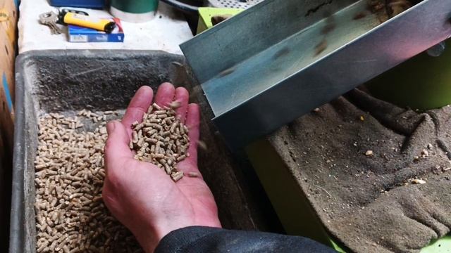 Гранулятор Компакт 100, матрицы 2,5 и 3,5 мм, подключение 220В. Заказ едет в город Курск.