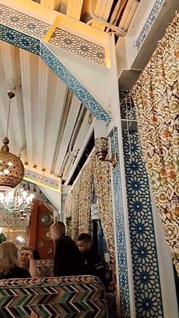 Ресторан в восточном стиле