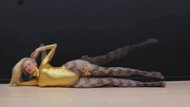 Stretching Time — Holiday Flow