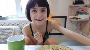 пробую суши