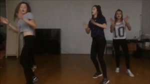 молодцы девченки-танцуют.mp4