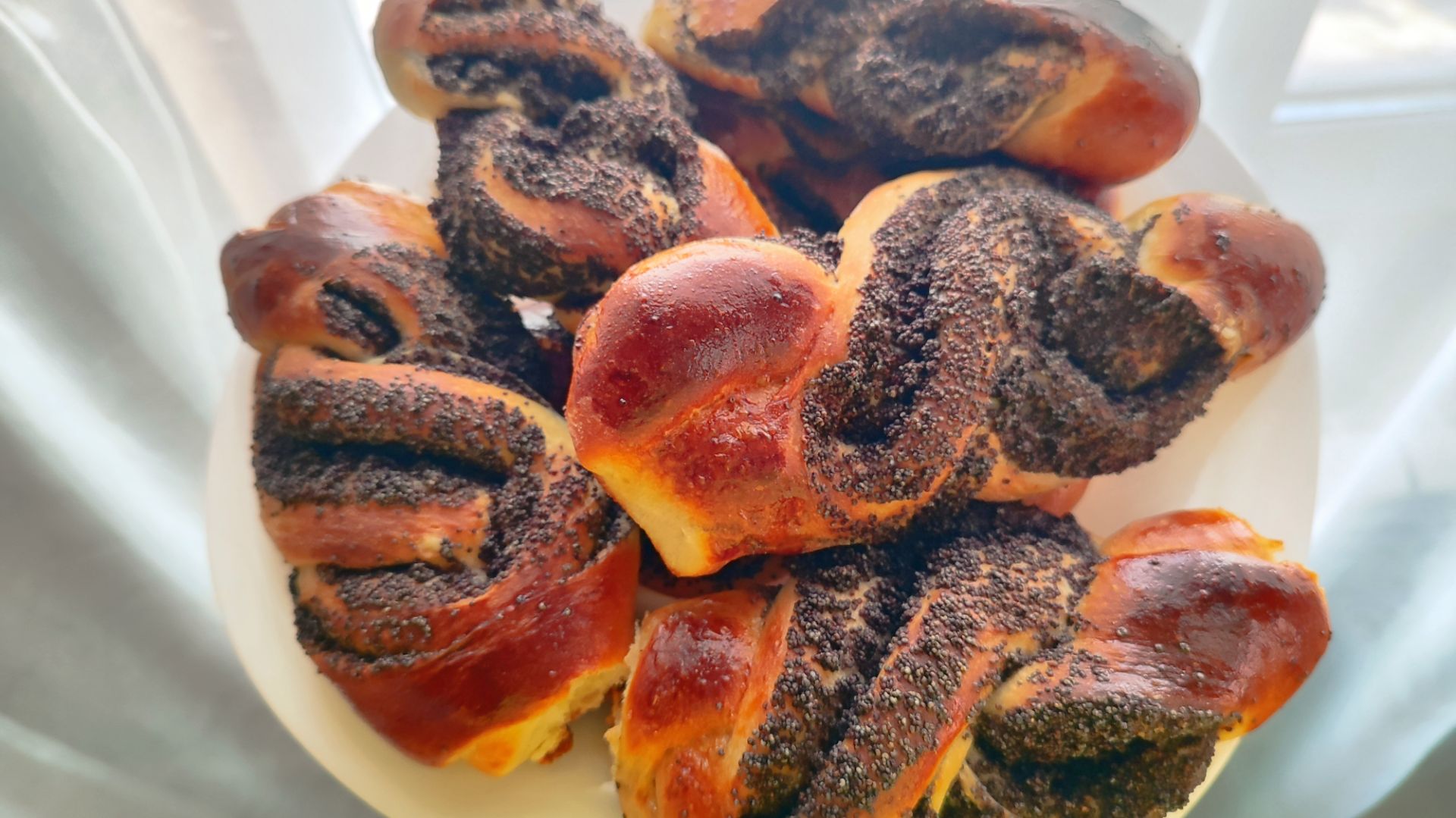 15.03.2026 // Метель и ветер // Стряпаю булочки с маком