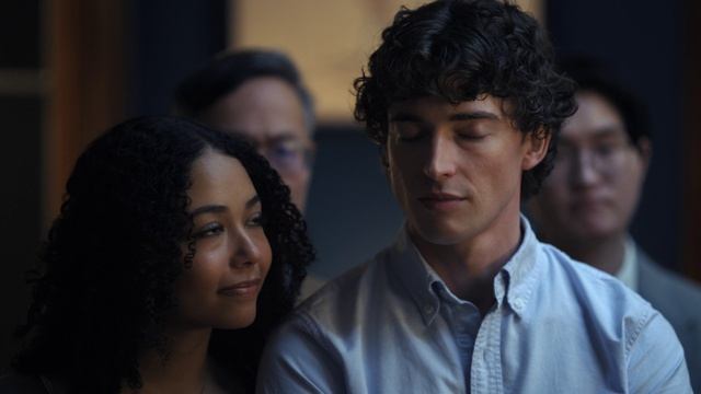 По кромке льда 1 серия «Оттолкнуться» (сериал, 2026)