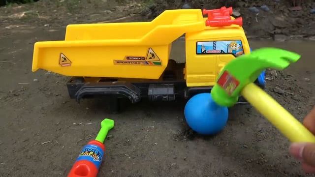 МАШИНКИ. ИГРАЕМ В МАШИНКИ. ЗАХВАТЫВАЮЩЕЕ ВИДЕО.