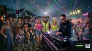 Рейв в деревне 24/7. Звёзды над головой, бас в груди. Кошачий продюсер и команда "рвут танцпол"