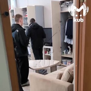 Обыски снова прошли в кабинете и доме министра здравоохранения края Евгения Филиппова.