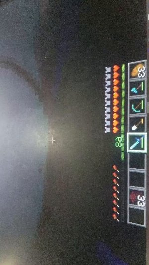 строю базу огромную в своем основном мире в майнкрафте