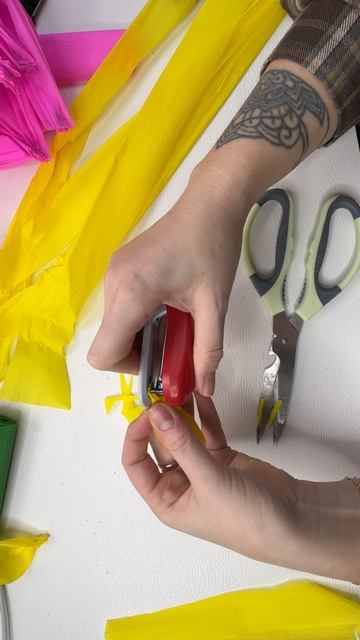 Цветок из креп бумаги своими руками #diy #творчество #pinterest #handmade