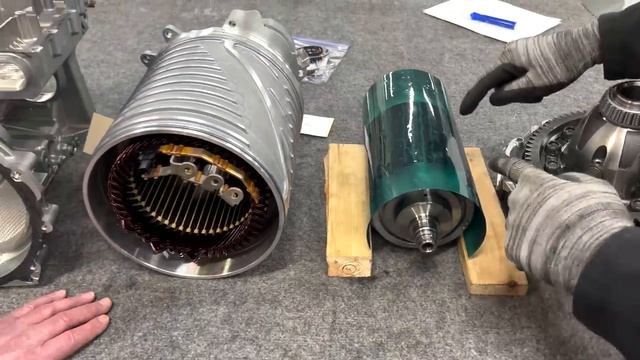 German Engineering At Its Best： Tearing Down the New Volkswagen APP550 Electric Motor смотреть онлайн