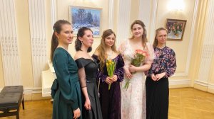 «Хорошие девчата, заветные подруги...»