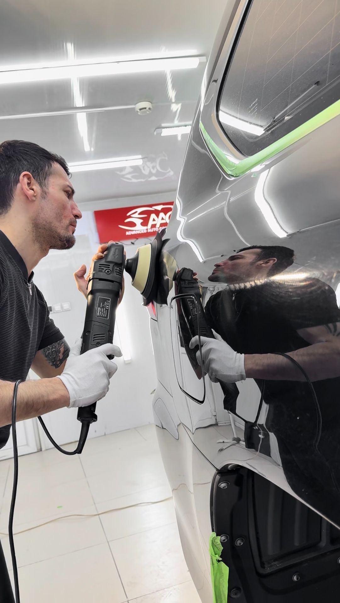 Лакокрасочное покрытие Lexus LX570 преображается уже после первой фазы полировки 🤩