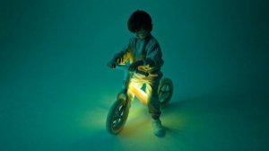 Детский беговел с подсветкой MOTION