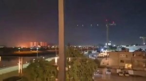 🇮🇷🇺🇲 Иран ночью атаковал посольство США в Багдаде. В сеть попали видео как попаданий в цель, так