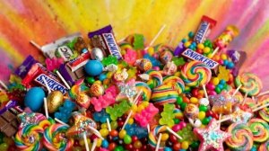 Взрыв цвета и вкуса! 🌈 Распаковка радужных леденцов + сладости