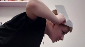 пробиваю головой вещи.наверное