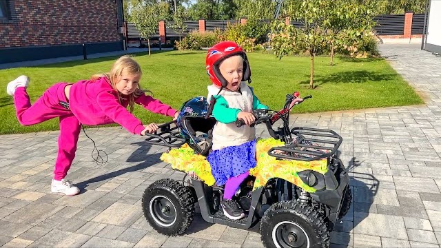 Софунья Шалунья - София и Ника и их квадроциклы.